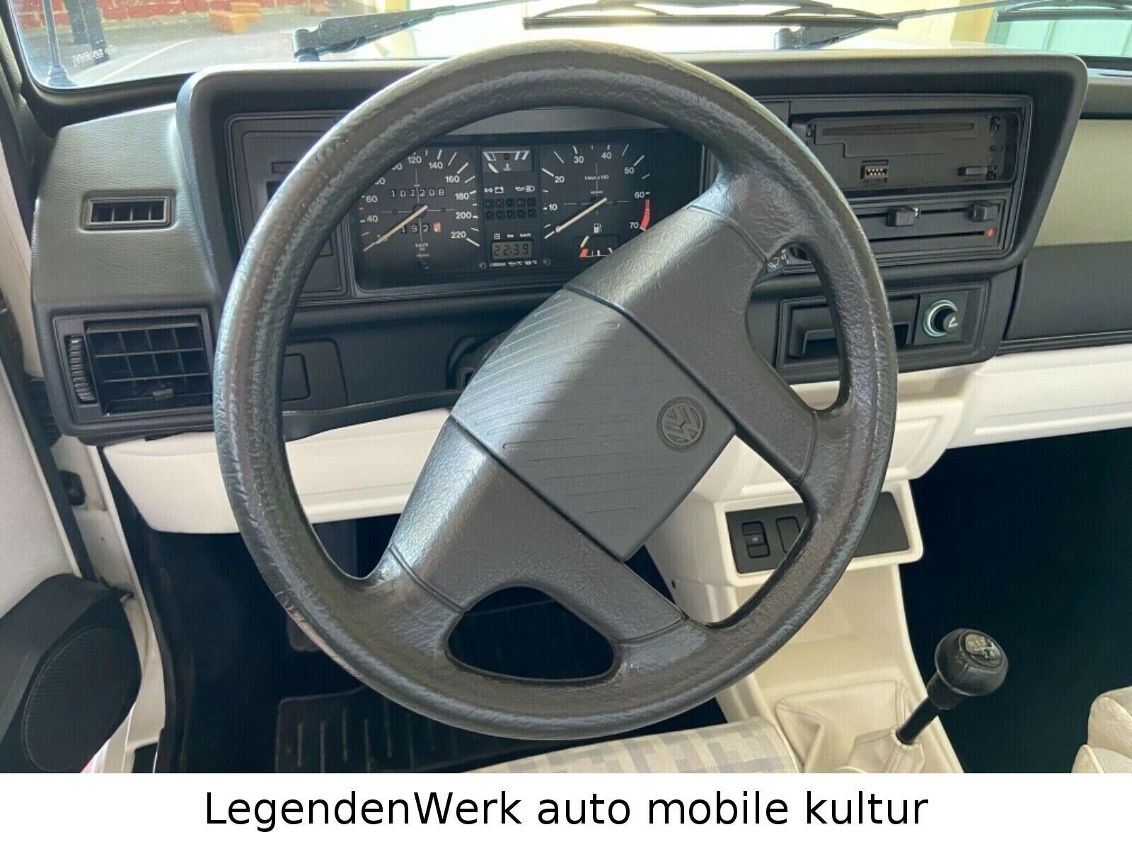 Fahrzeugabbildung Volkswagen Golf I 1 GLI Cabriolet GTI DX Snow White EDITION