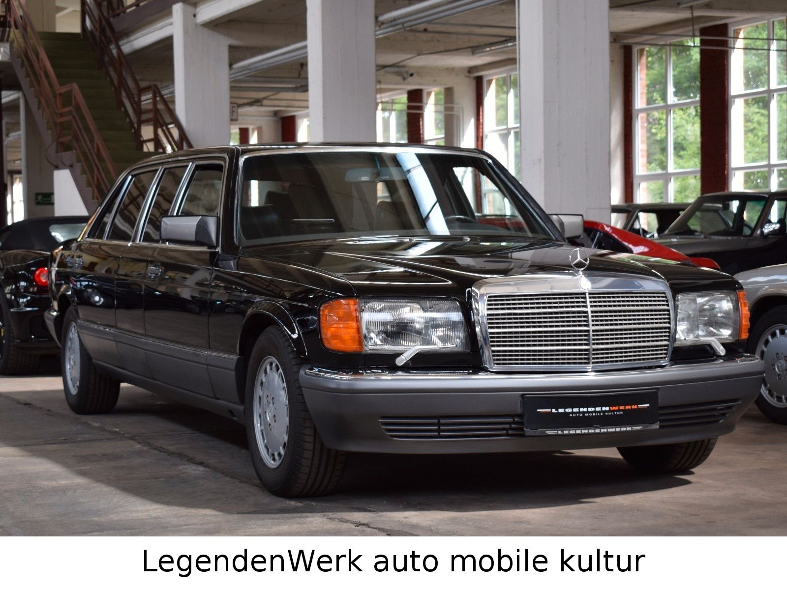 Fahrzeugabbildung Mercedes-Benz 560 SEL SGS 600 W126 PULLMAN STRETCH MOVIE FILM