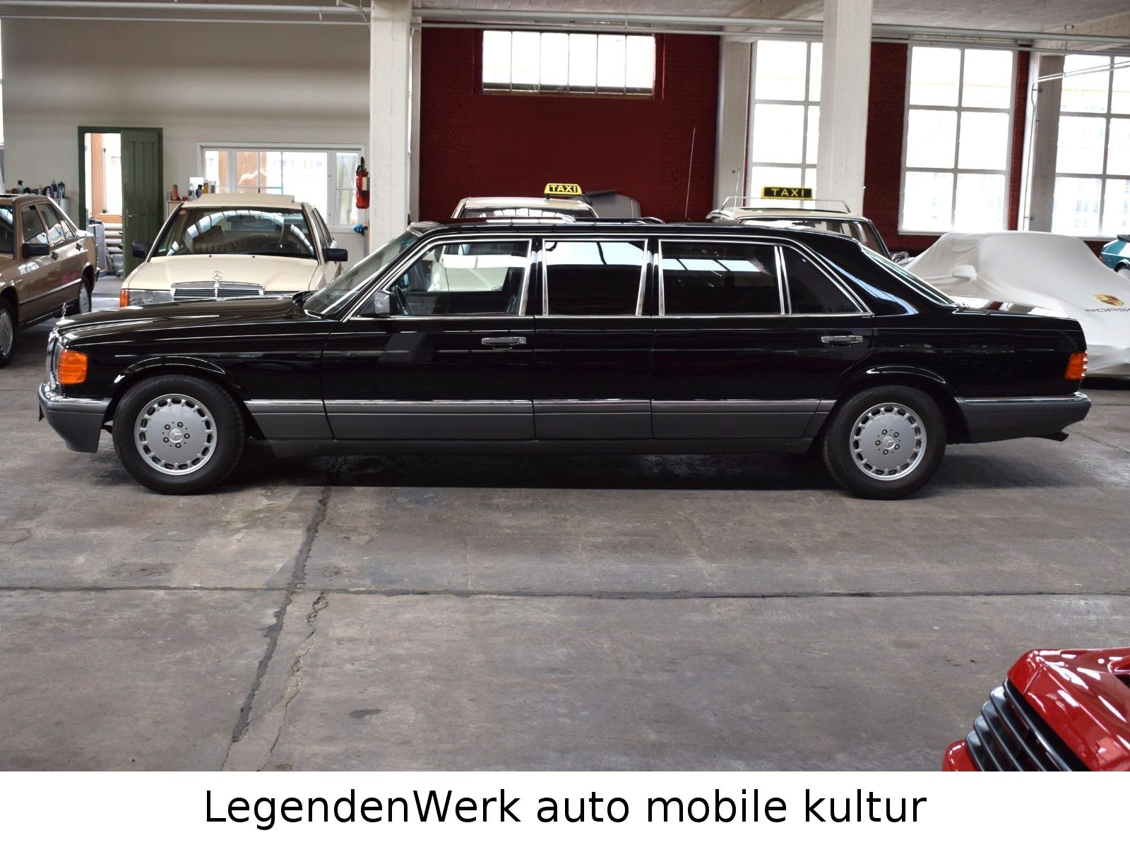 Fahrzeugabbildung Mercedes-Benz 560 SEL SGS 600 W126 PULLMAN STRETCH MOVIE FILM