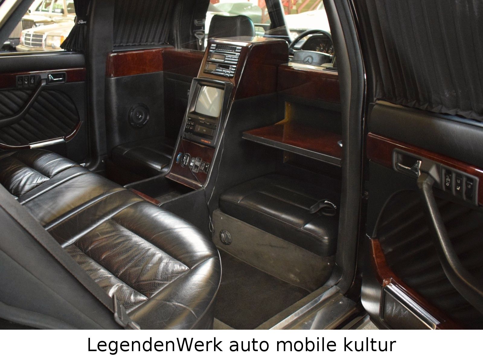 Fahrzeugabbildung Mercedes-Benz 560 SEL SGS 600 W126 PULLMAN STRETCH MOVIE FILM