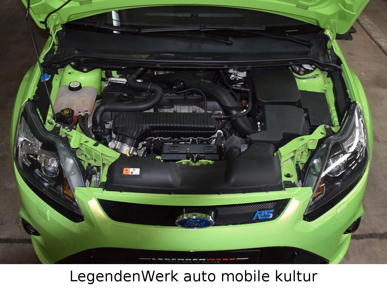 Fahrzeugabbildung Ford Focus RS MK II im JAHRESWAGENZUSTAND Wartung neu