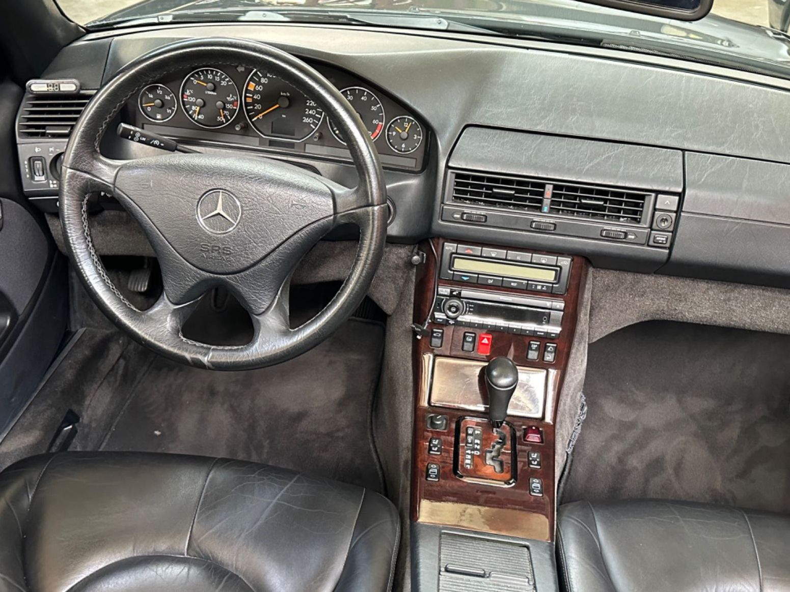 Fahrzeugabbildung Mercedes-Benz SL 500 R129 MoPf II Schweiz  2.Hand MBScheckheft