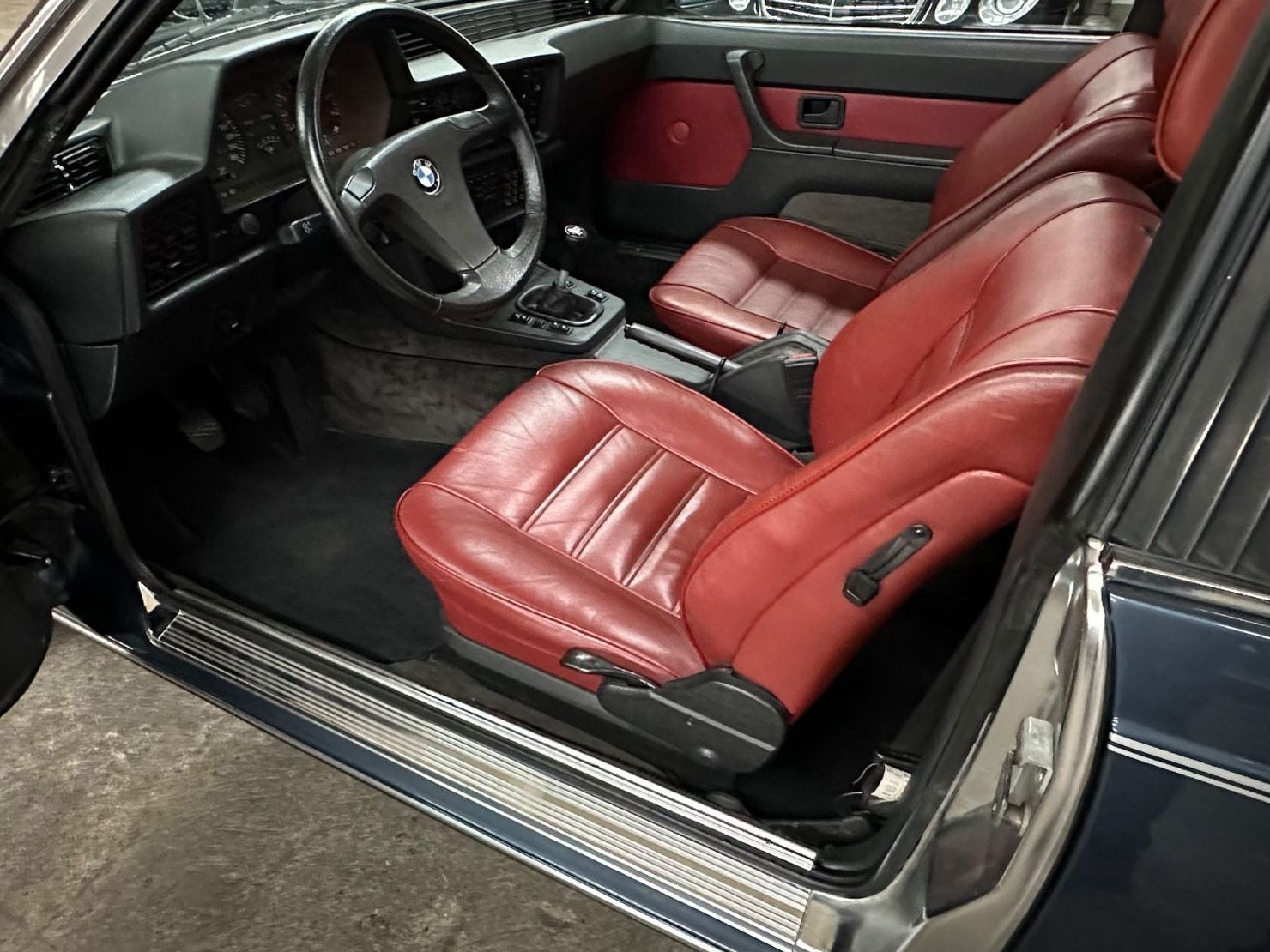 Fahrzeugabbildung BMW 635 CSI SCHALTER Klima + SSD  Lack + TECHNIK neu