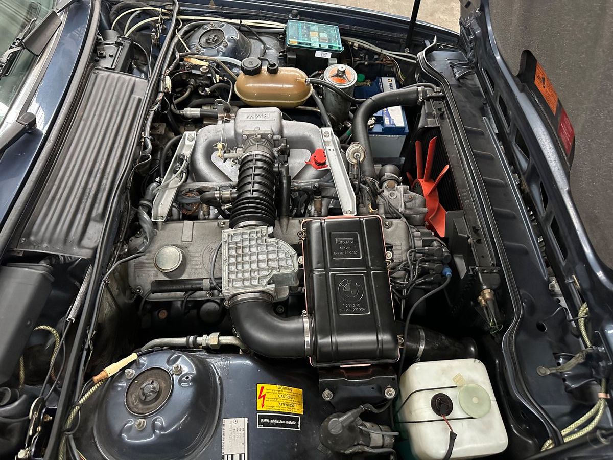 Fahrzeugabbildung BMW 635 CSI SCHALTER Klima + SSD  Lack + TECHNIK neu